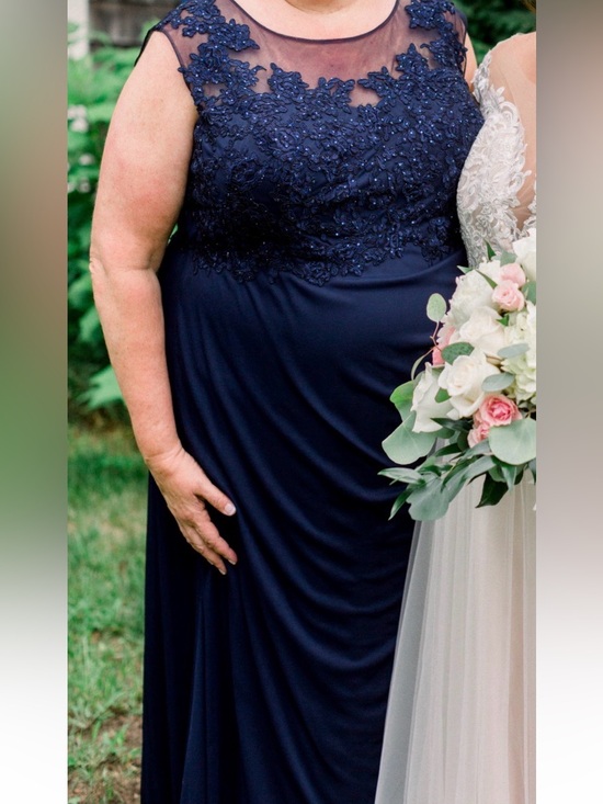 Dresses & Skirts - Elegant Evening Dress with Sheer Embellished Bodice